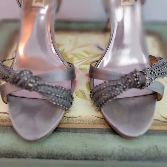 Badgley Mischka Satin and Bead Sandal Pump Size 7 1/2 - Picture 4 of 10